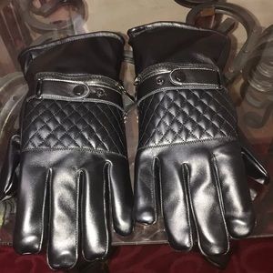 Black leather Heated snow gloves